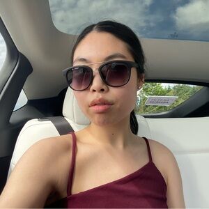 Meet your Posher, Solena